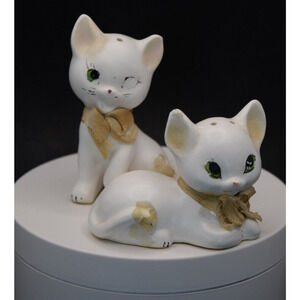 Vintage Japan Meow Cats Salt and Pepper Shakers 1956 Kitschy Cat Set